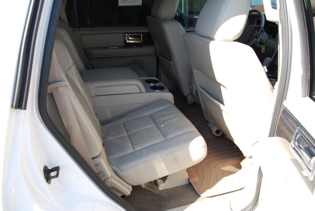 2010 Lincoln Navigator Image 4