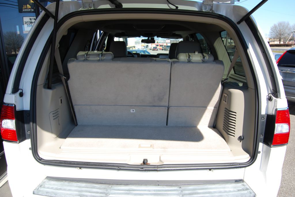 2010 Lincoln Navigator Image 6