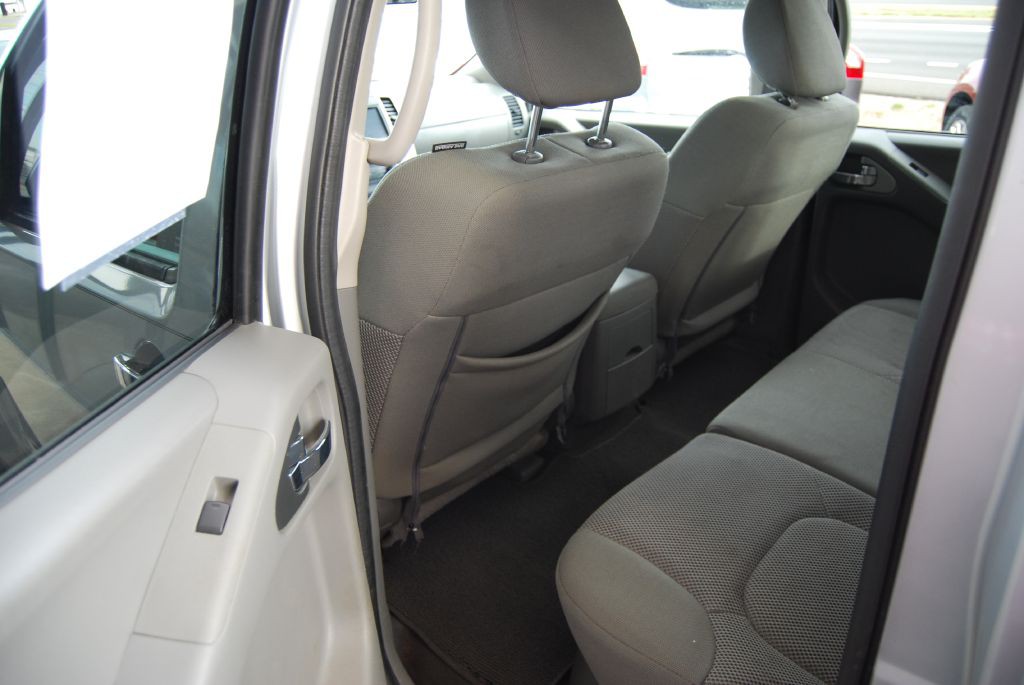 2021 Nissan Frontier Image 6