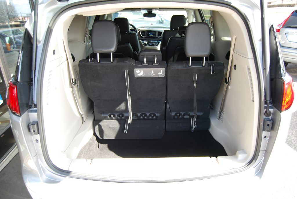 2019 Chrysler Pacifica Image 6