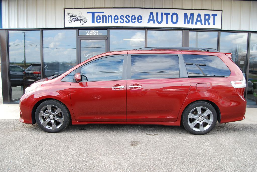 2016 Toyota Sienna Image 14