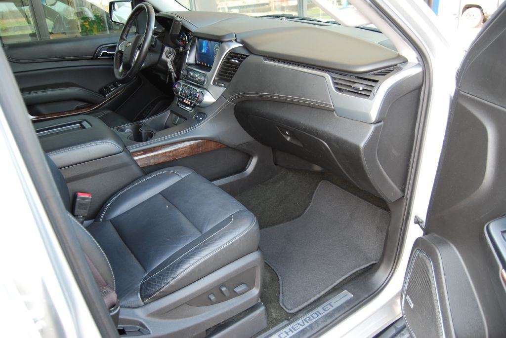 2017 Chevrolet Tahoe Image 3