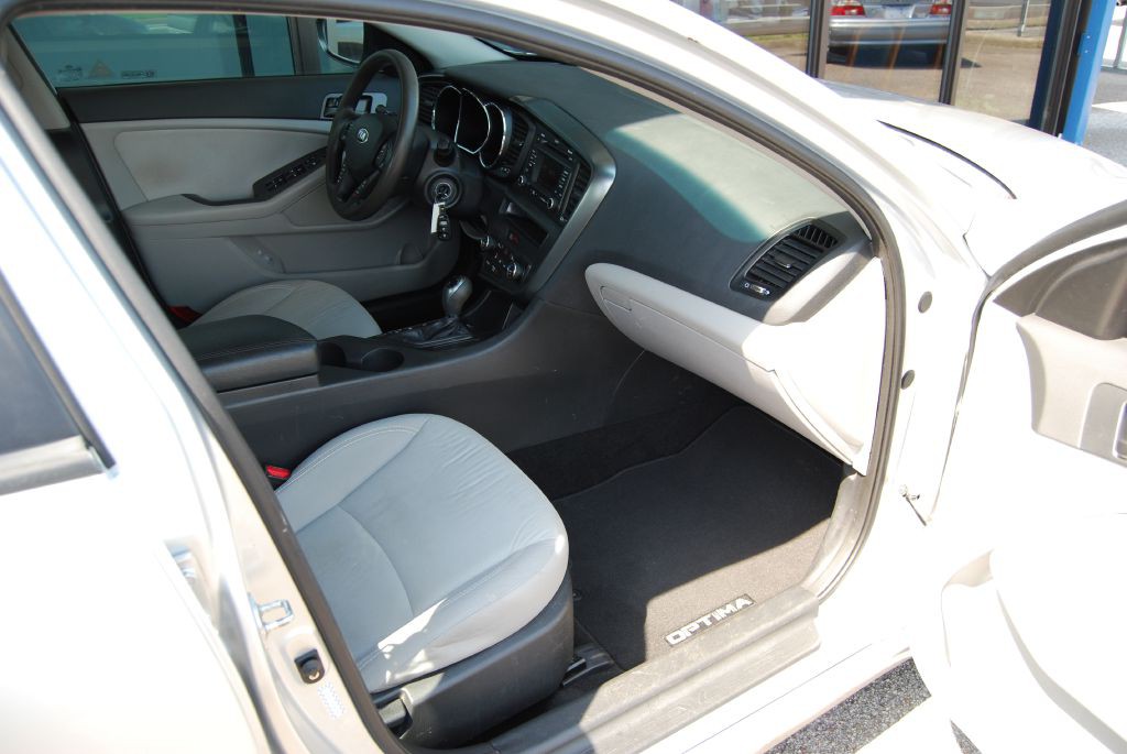 2013 Kia Optima Image 3