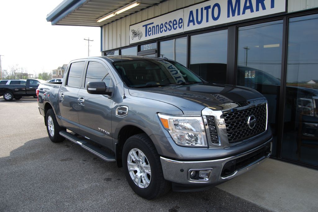 2017 Nissan Titan Image 2