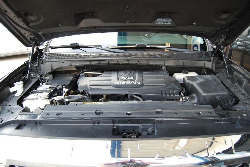2017 Nissan Titan Image 9