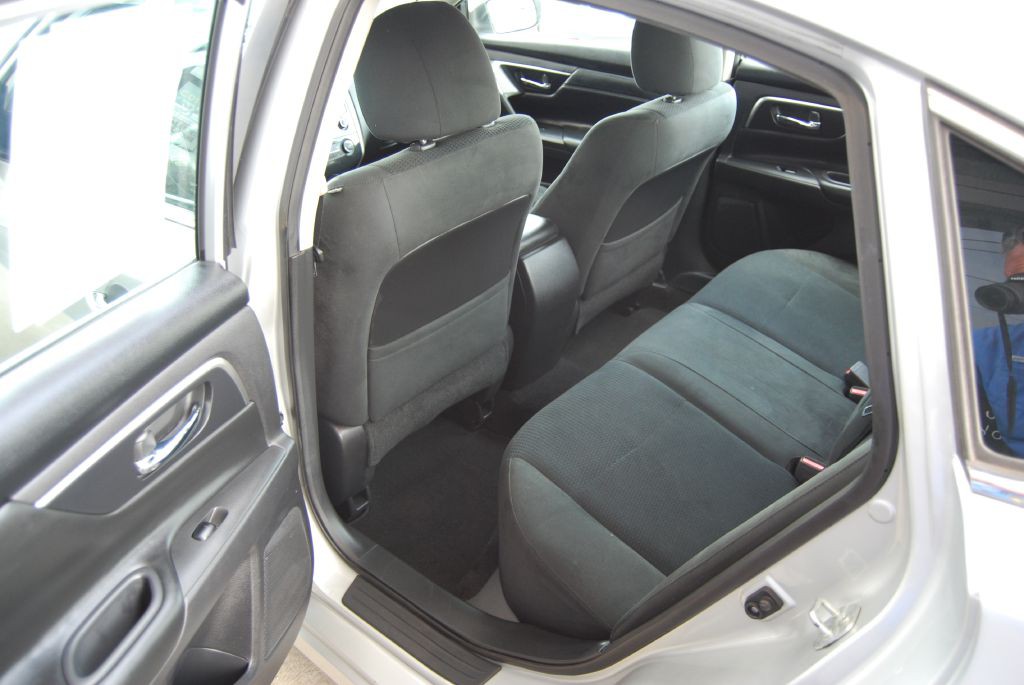 2015 Nissan Altima Image 6