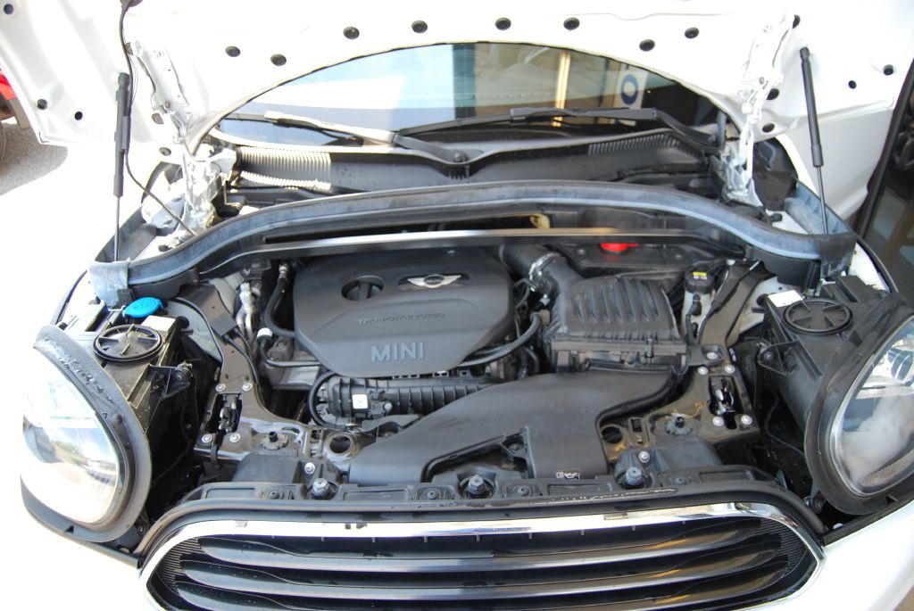 2018 MINI Cooper Image 10