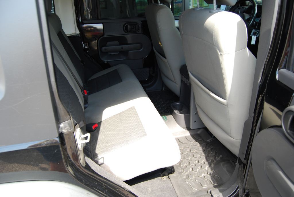 2010 Jeep Wrangler Unlimited Image 4