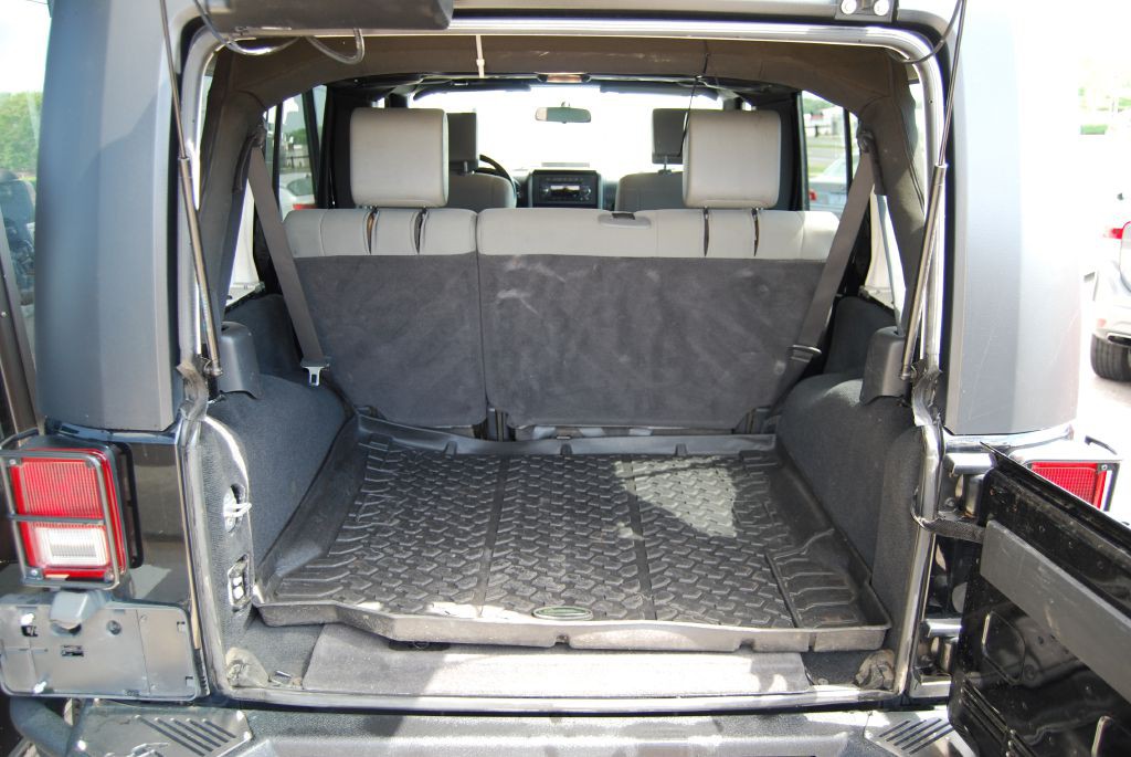 2010 Jeep Wrangler Unlimited Image 5