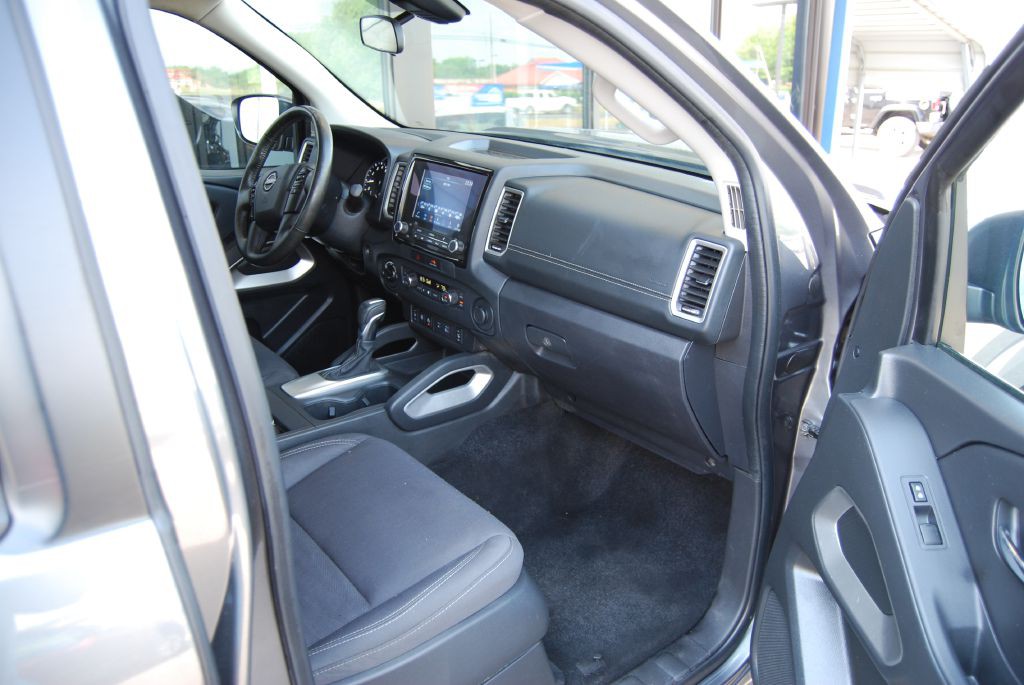 2023 Nissan Frontier Image 3