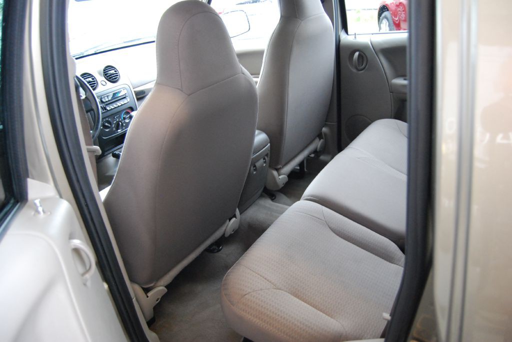 2004 Jeep Liberty Image 6