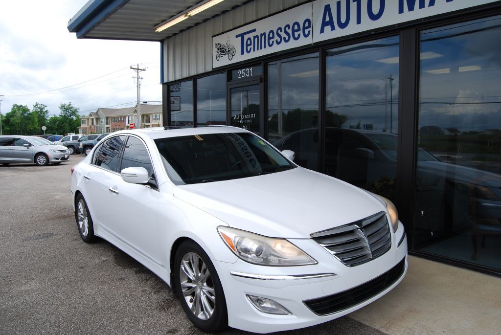 2014 Hyundai Genesis Image 2