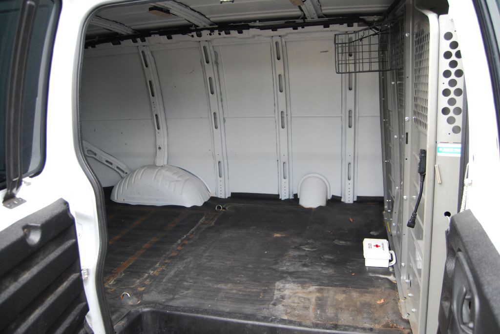 2019 Chevrolet Express Image 4