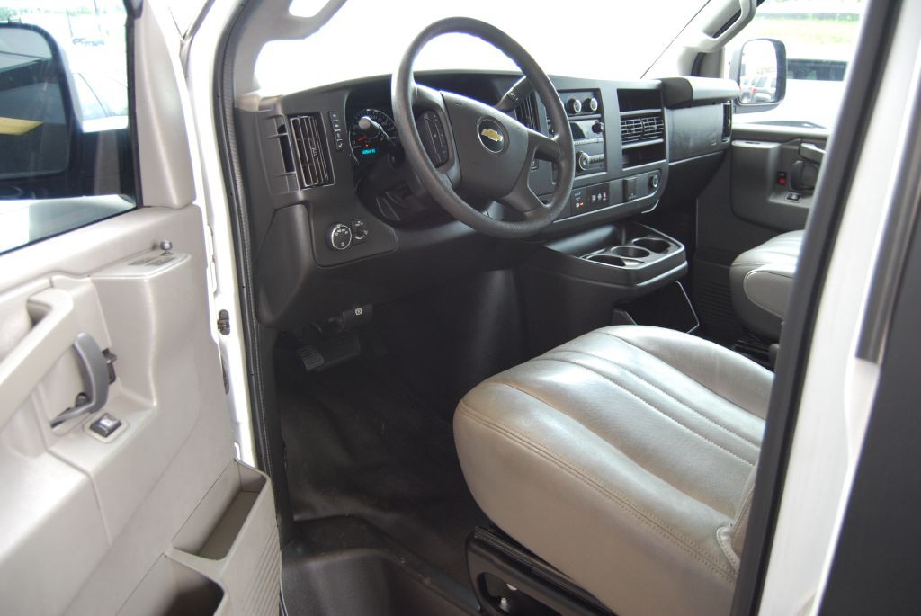 2019 Chevrolet Express Image 6