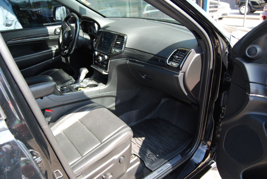 2021 Jeep Grand Cherokee Image 3