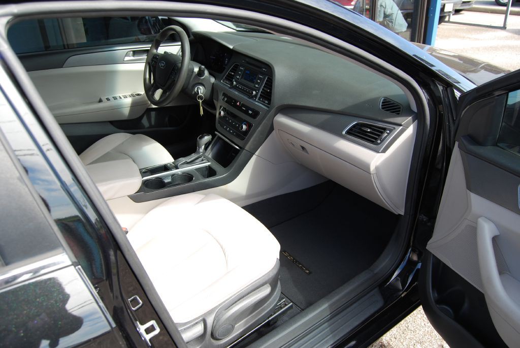 2015 Hyundai Sonata Image 3