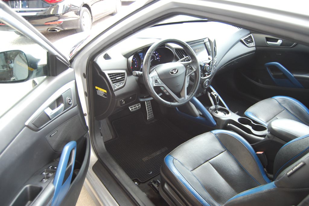 2013 Hyundai Veloster Image 6