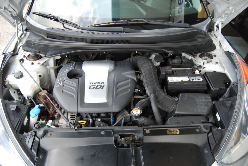 2013 Hyundai Veloster Image 8