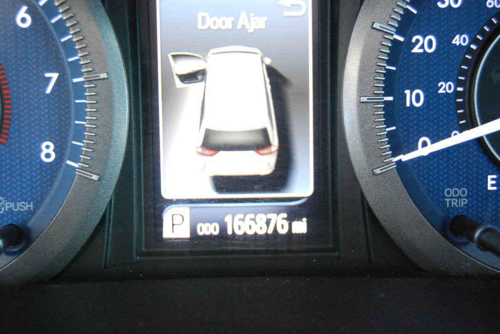 2015 Toyota Sienna Image 11
