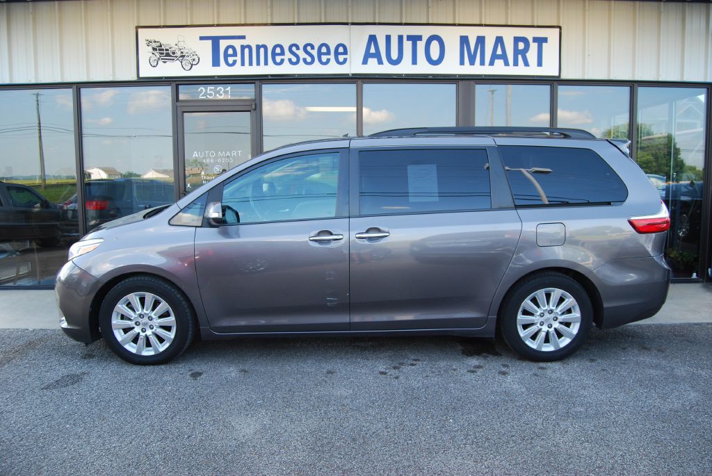 2015 Toyota Sienna Image 15