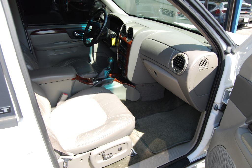 2002 GMC Envoy Image 3