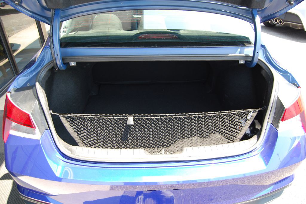 2022 Hyundai Elantra Image 5