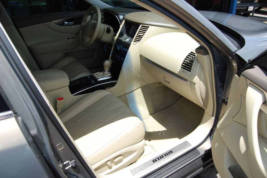 2010 INFINITI FX35 Image 3