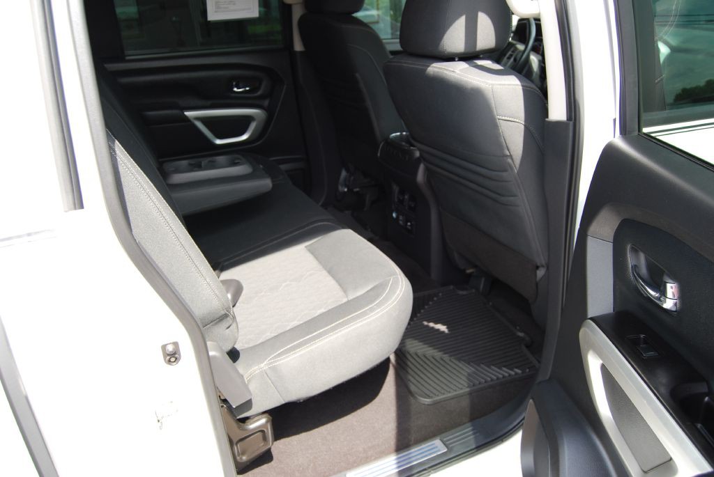 2019 Nissan Titan Image 4