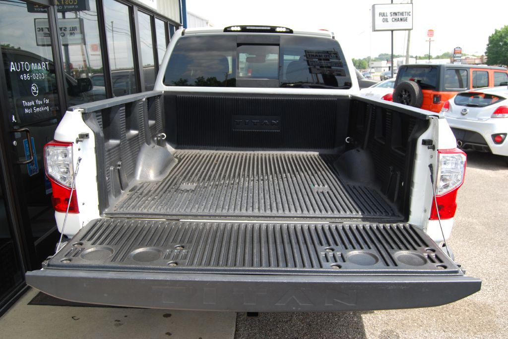 2019 Nissan Titan Image 5