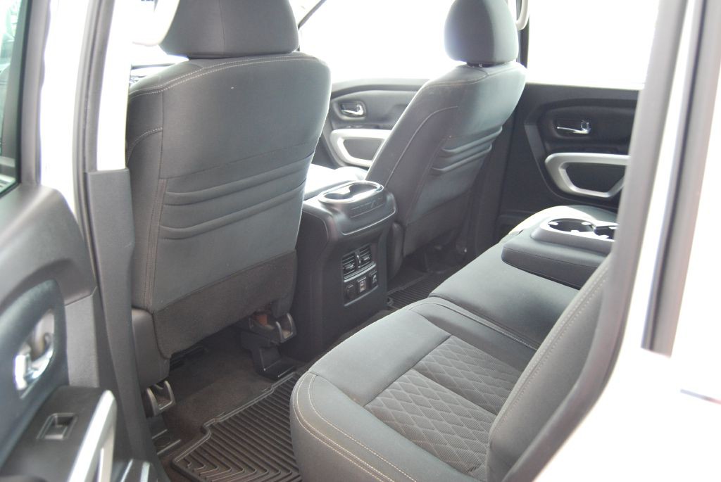 2019 Nissan Titan Image 6