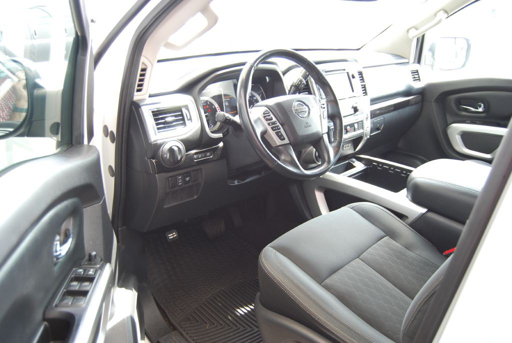 2019 Nissan Titan Image 7