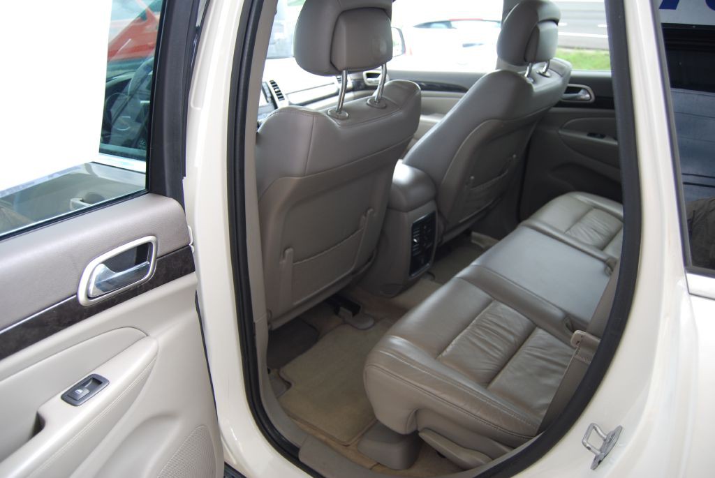 2012 Jeep Grand Cherokee Image 6