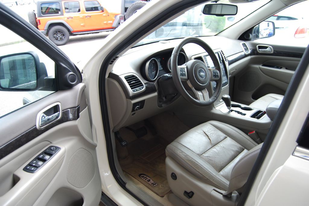 2012 Jeep Grand Cherokee Image 7