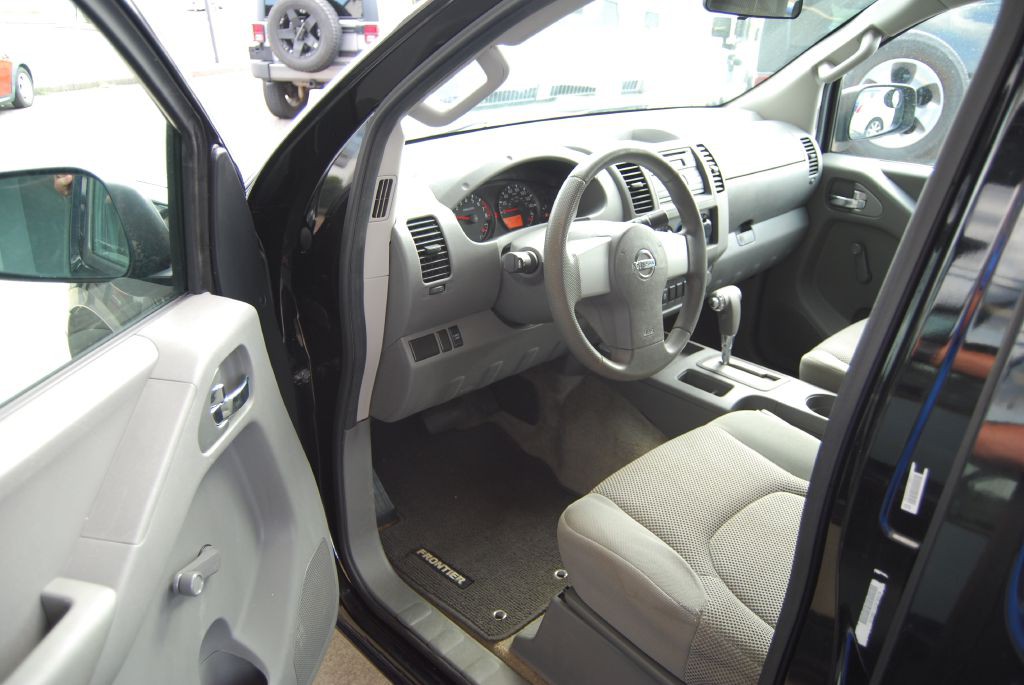 2013 Nissan Frontier Image 7