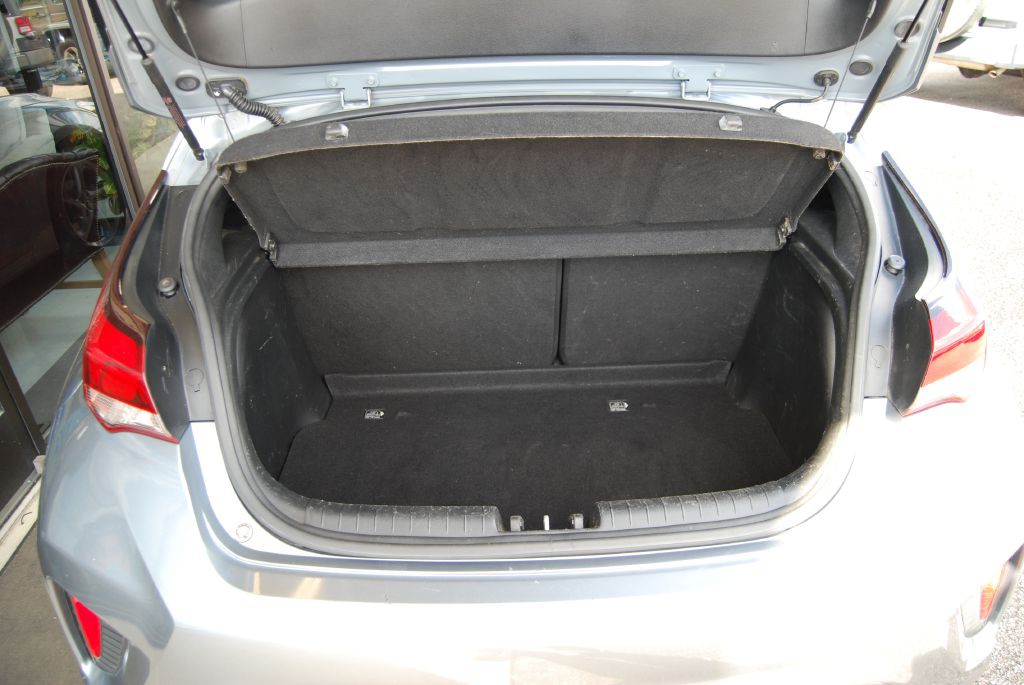 2019 Hyundai Veloster Image 5