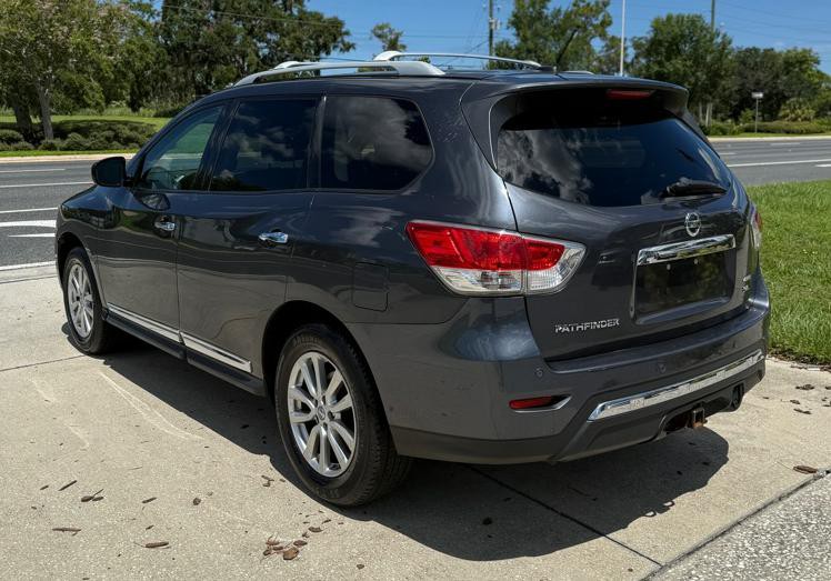 2014 Nissan Pathfinder Image 2