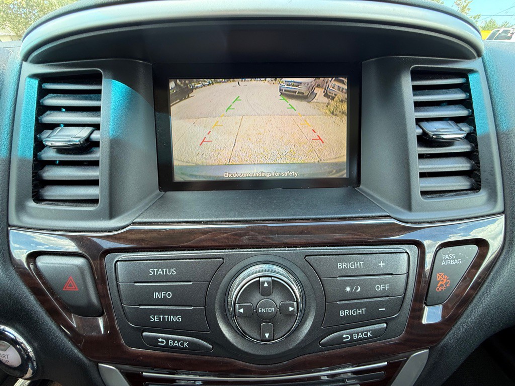 2014 Nissan Pathfinder Image 10
