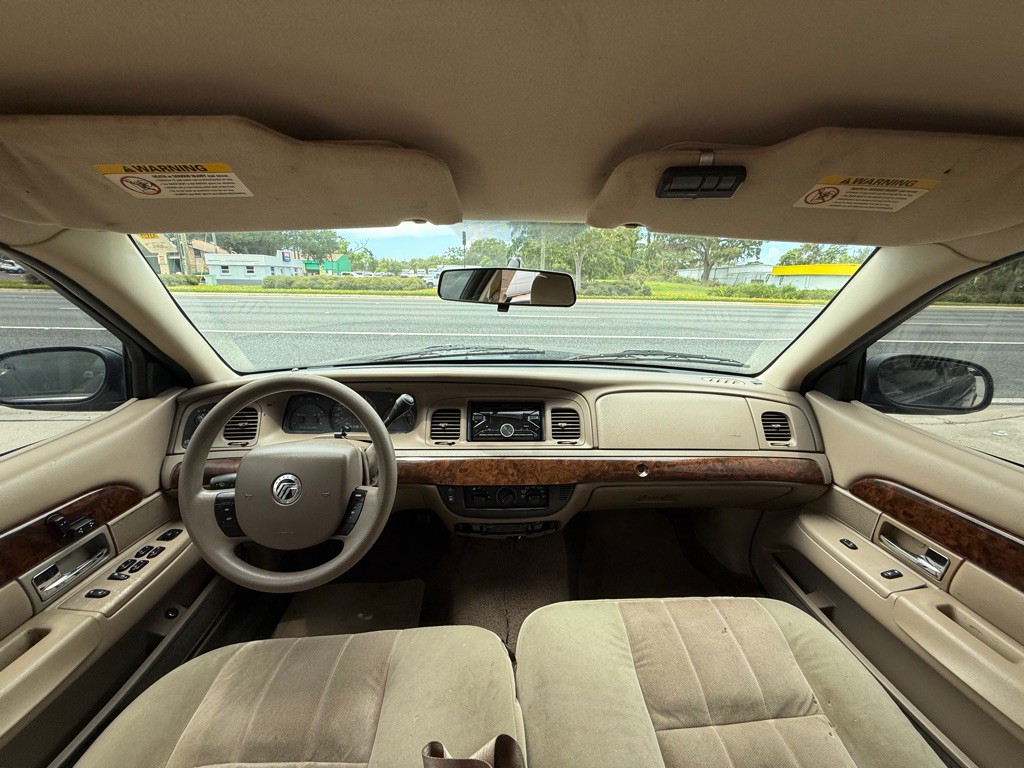 2005 Mercury Grand Marquis Image 5