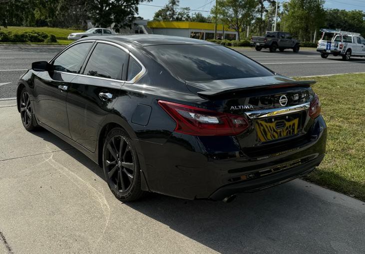2017 Nissan Altima Image 2