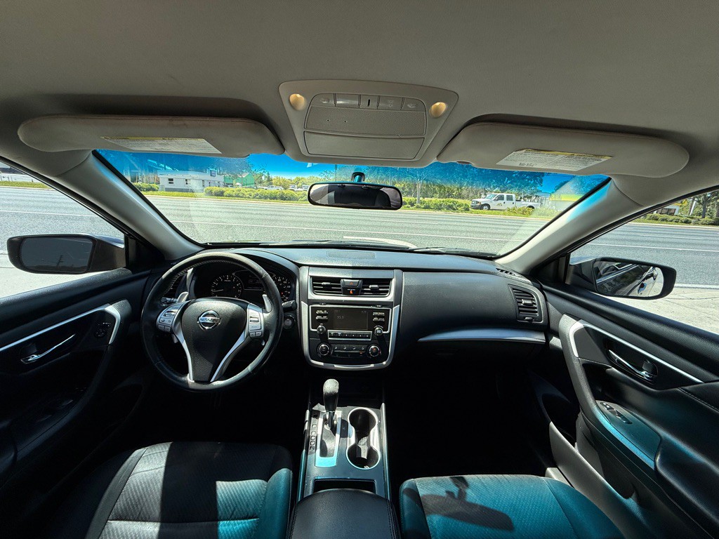 2017 Nissan Altima Image 5