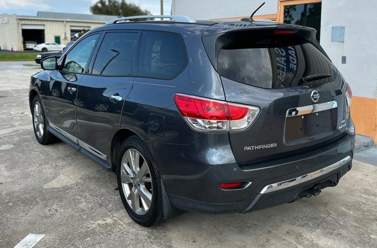 2014 Nissan Pathfinder Image 2