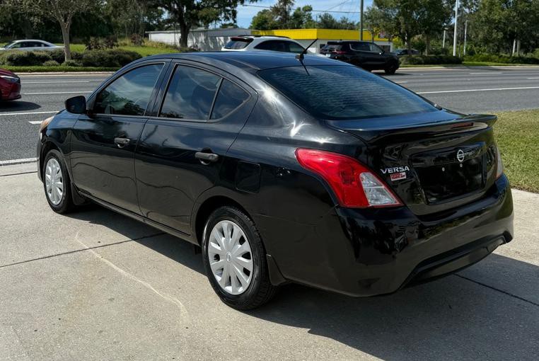 2017 Nissan Versa Image 2