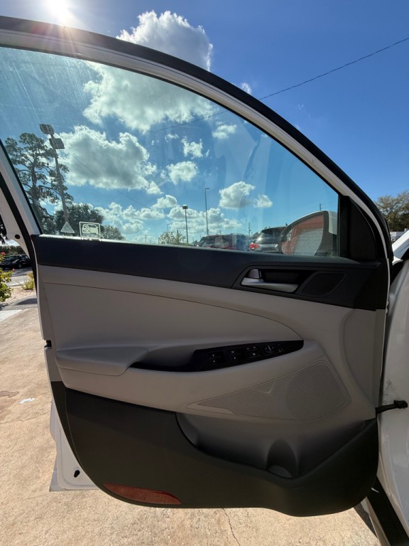 2016 Hyundai Tucson Image 8