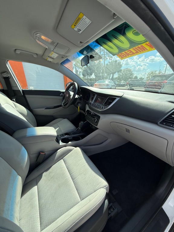 2016 Hyundai Tucson Image 12