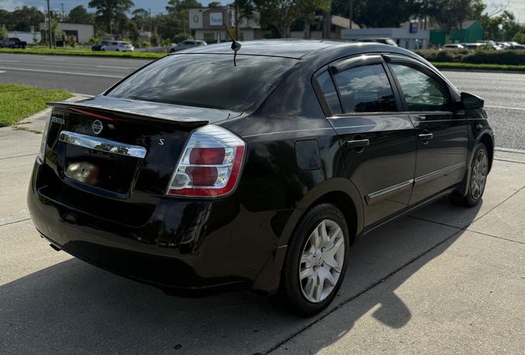 2011 Nissan Sentra Image 4