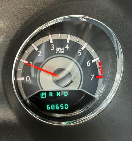 2013 Chrysler 200 Image 8