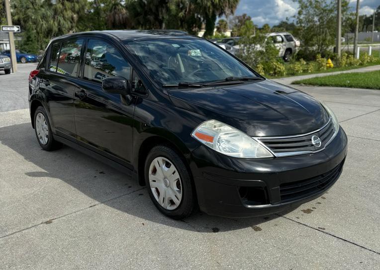2010 Nissan Versa Image 4