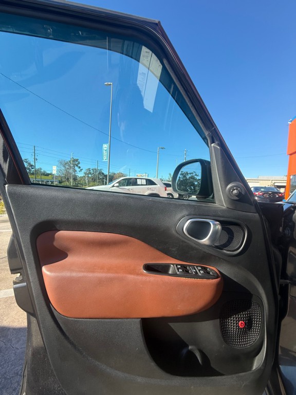 2014 FIAT 500L Image 7