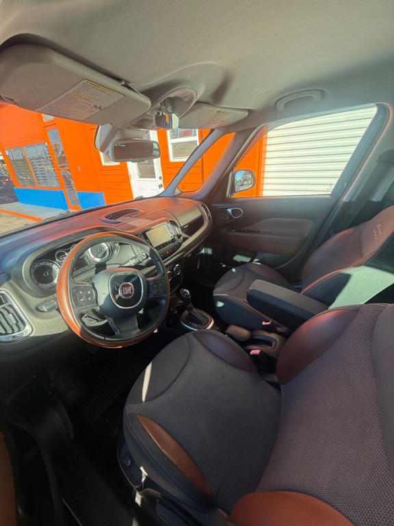 2014 FIAT 500L Image 8