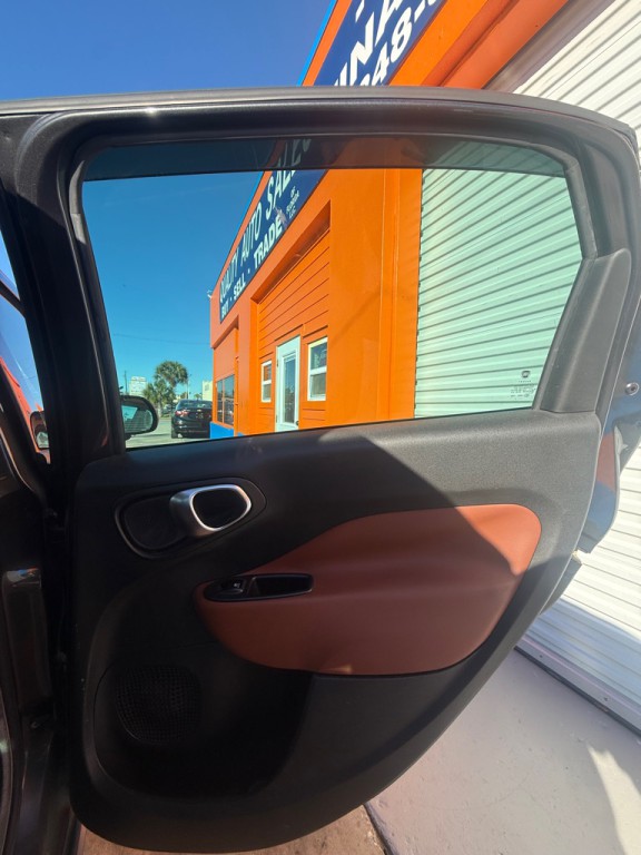 2014 FIAT 500L Image 14